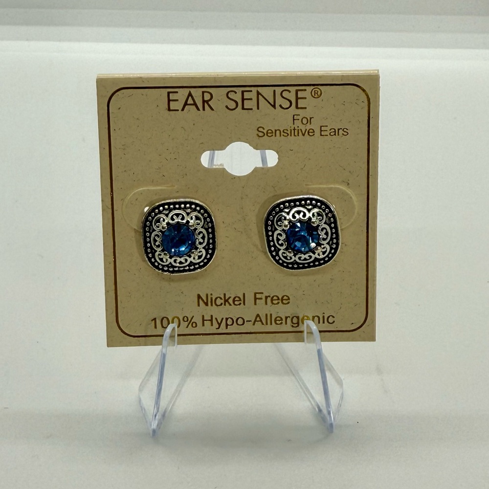 Chic Silver and Blue Square Stud Earrings - Picture 2 of 4